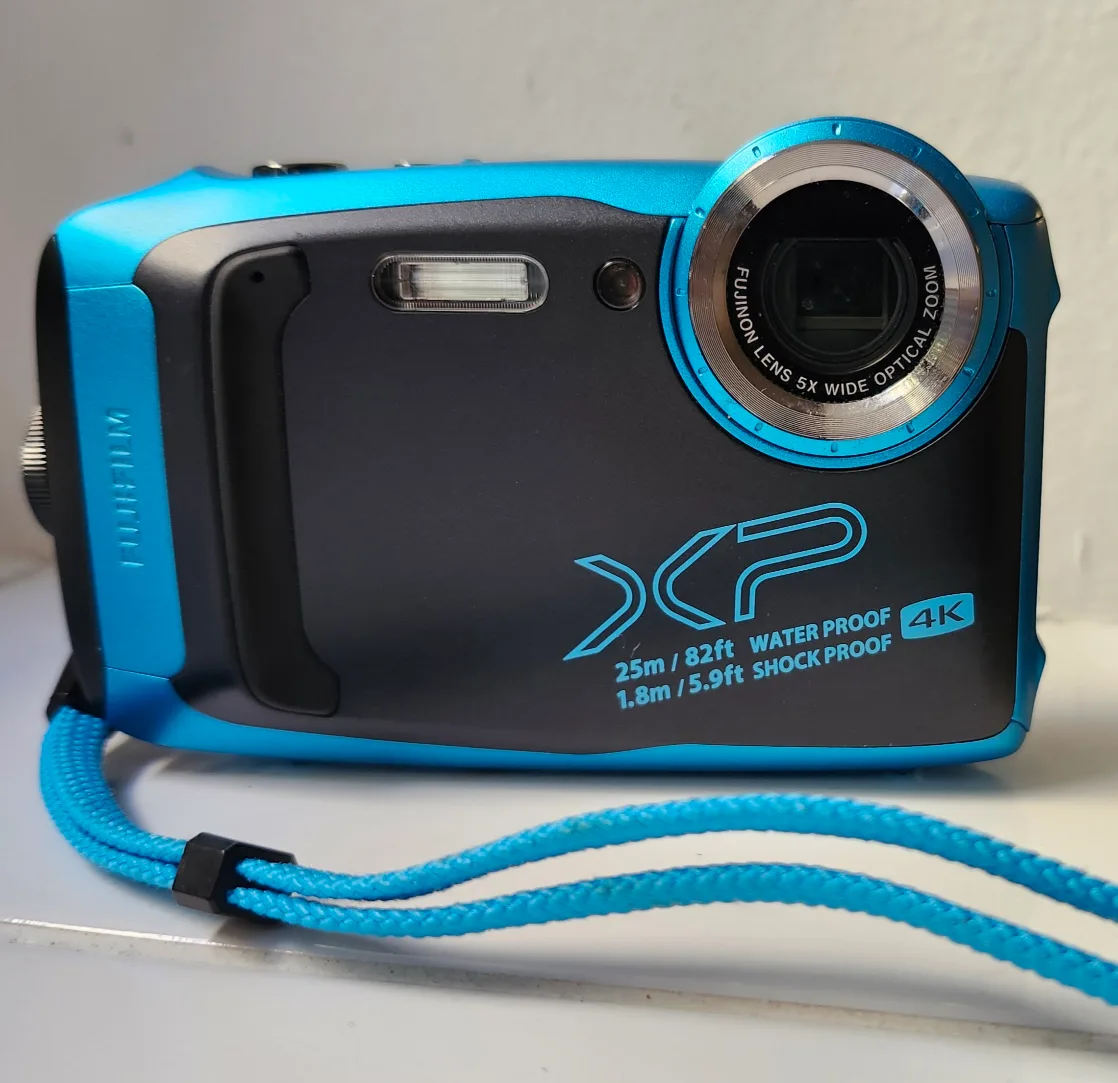 Fujifilm finepix xp140 waterproof camera thumbnail