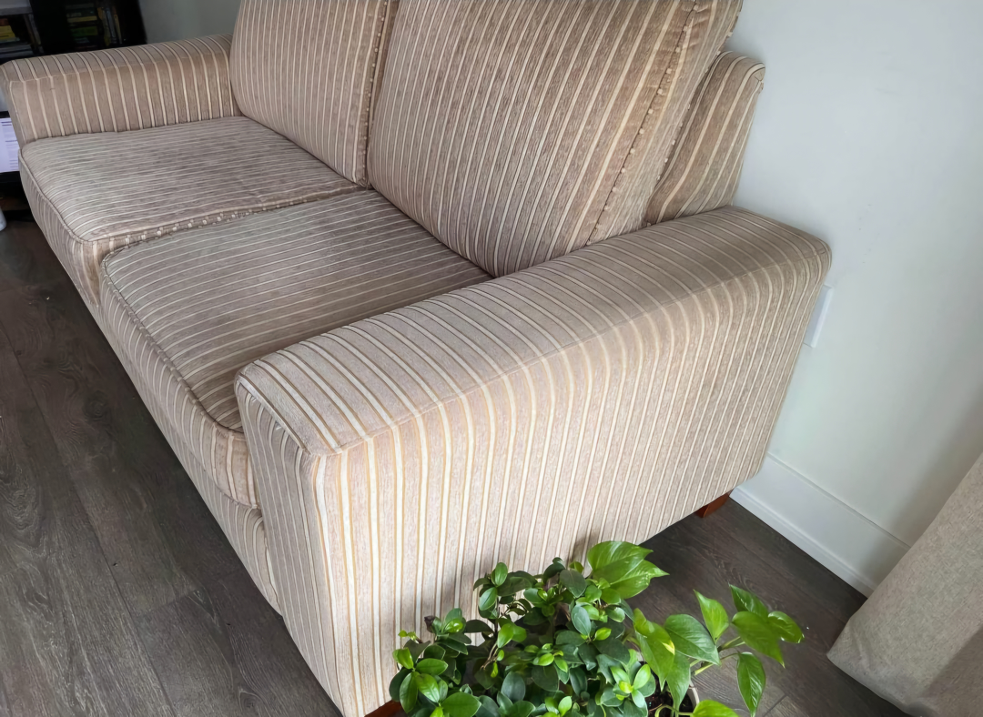 Loveseat Sofa- Move out sale - photo 4