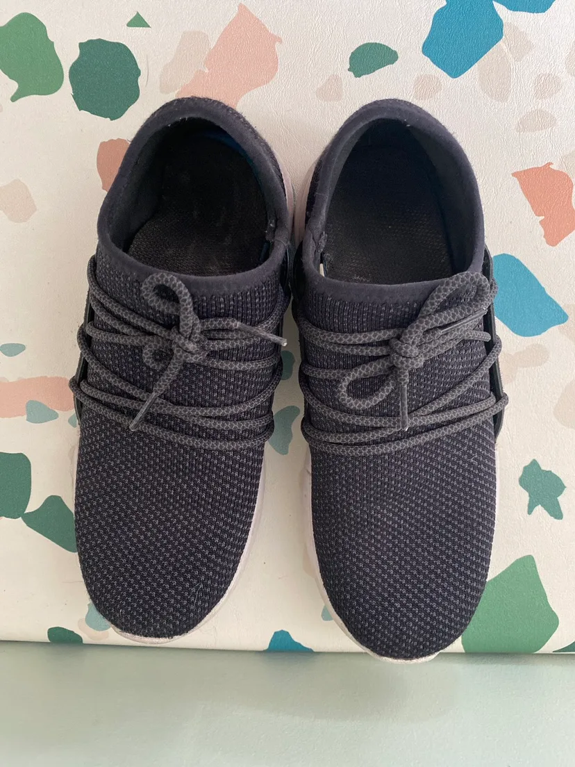 Vessi Waterproof Shoes (Size 8) thumbnail