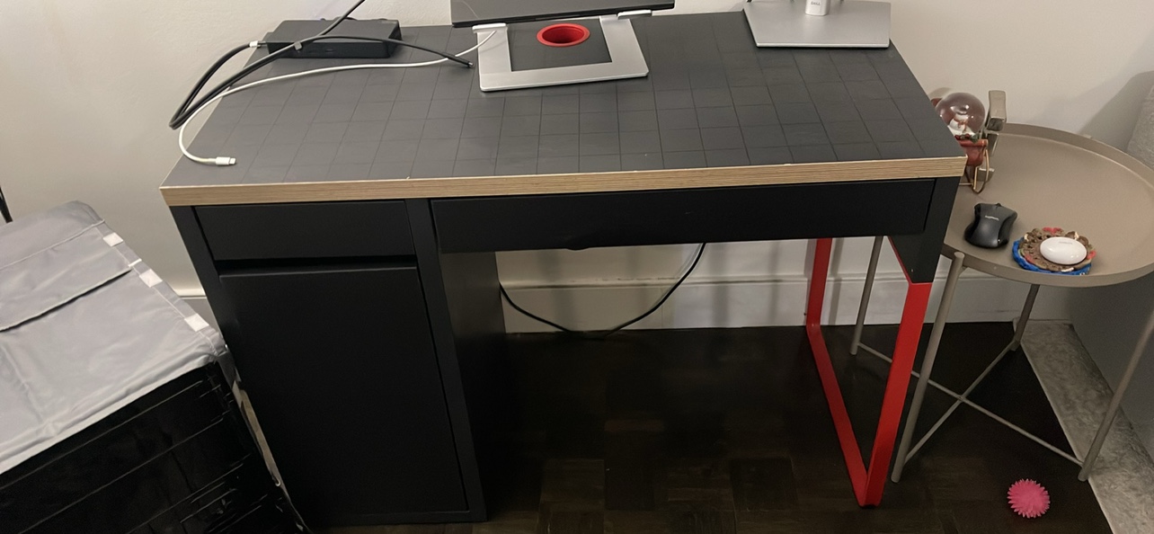 IKEA MICKE Desk