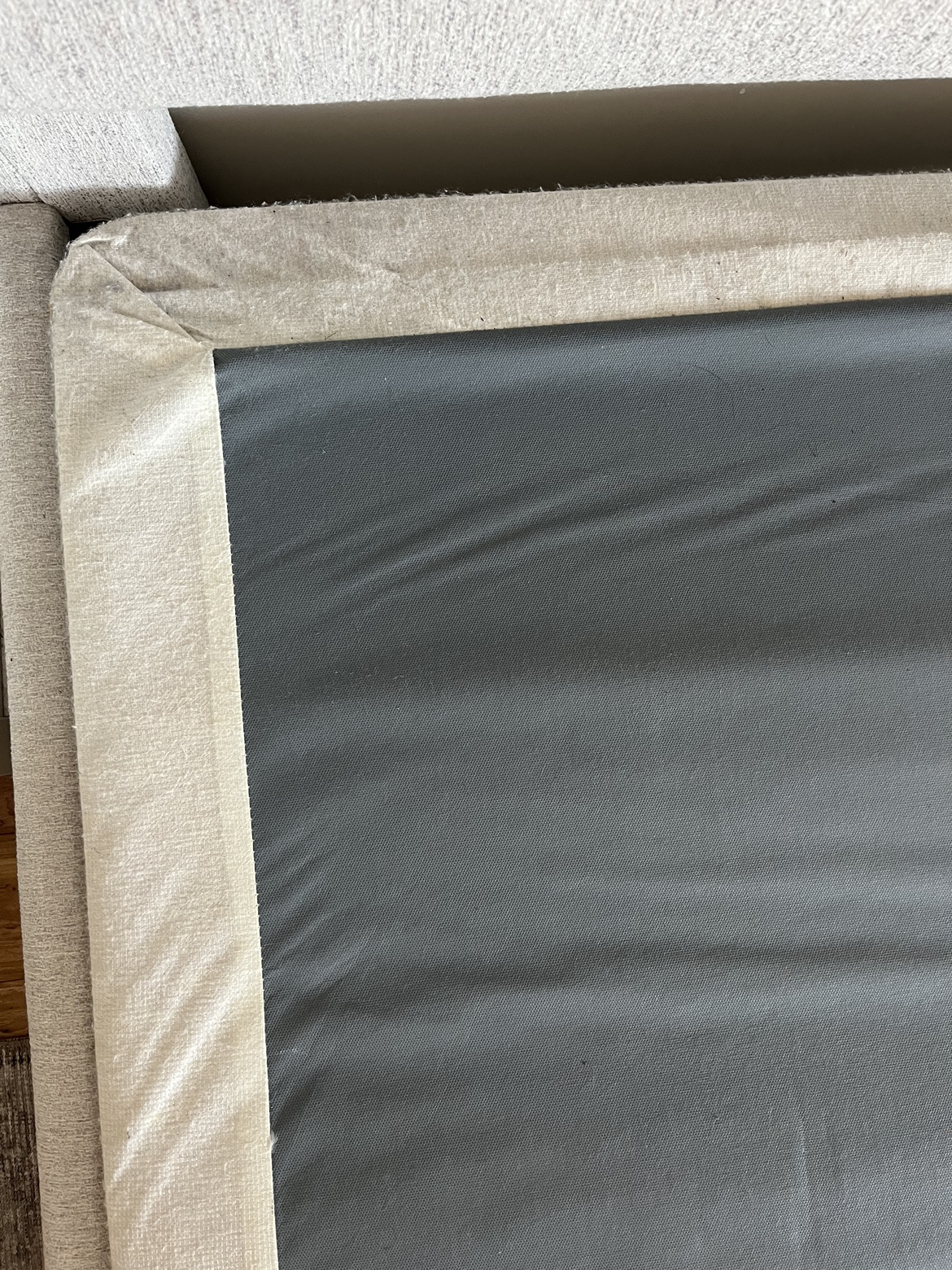 Queen sized box spring - photo 2