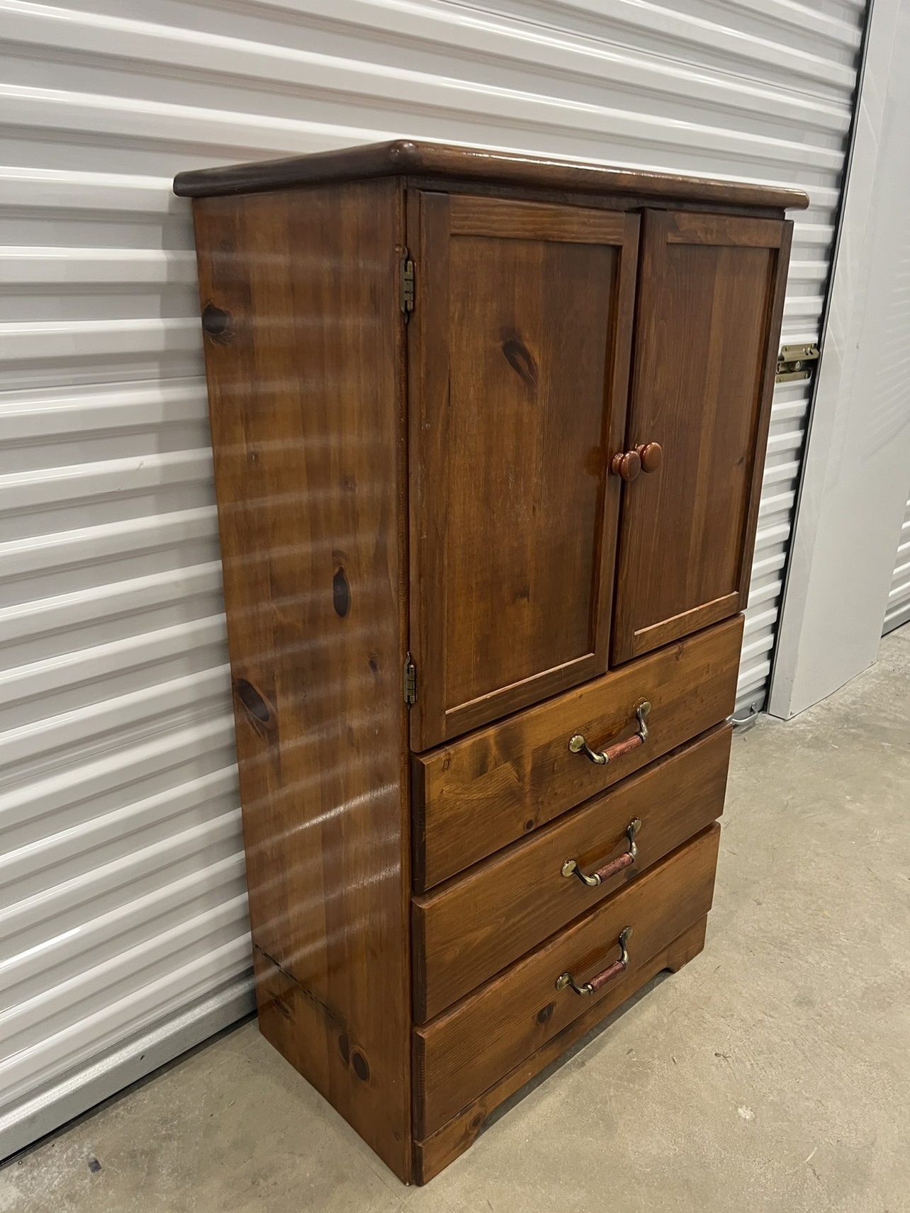 Wooden Cabinet with 3 Drawers - photo 2
