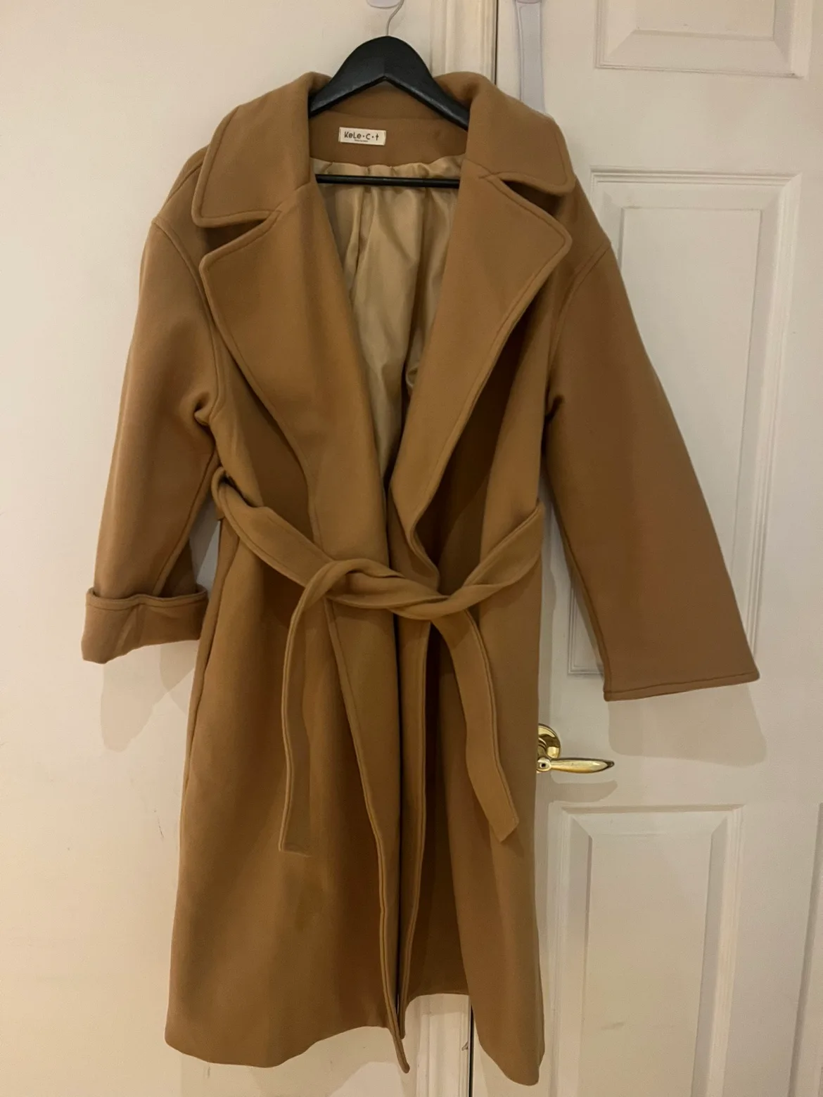 Unisex camel coat with belt L-XL image indicator(2)