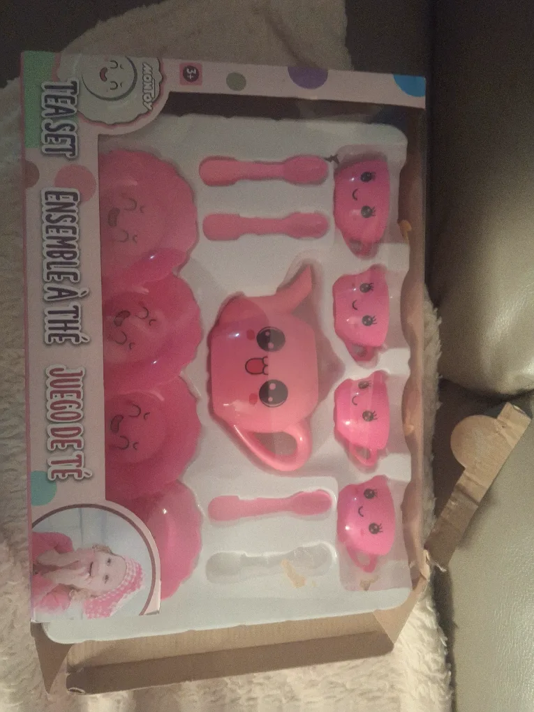 Pink Tea Set thumbnail