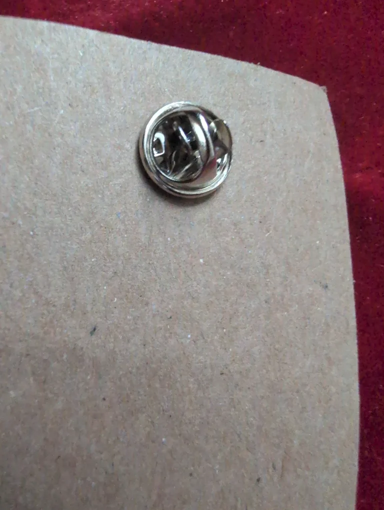 The Queer Market Pride Pin #freecycle image indicator(2)