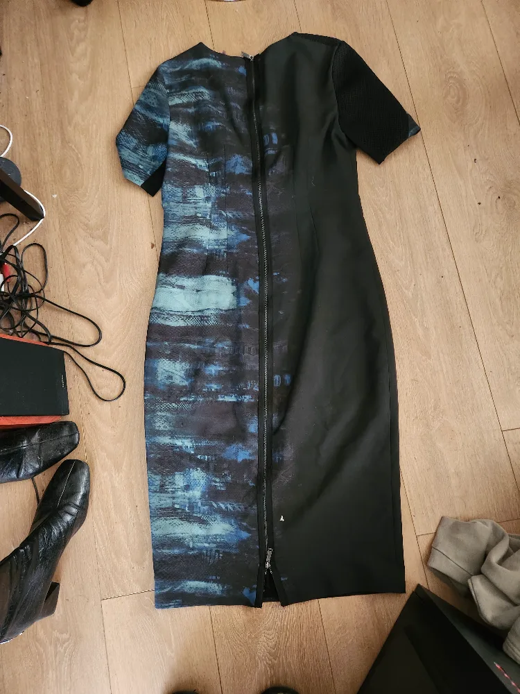 R.J Clothing Black and Blue Print Dress image indicator(2)