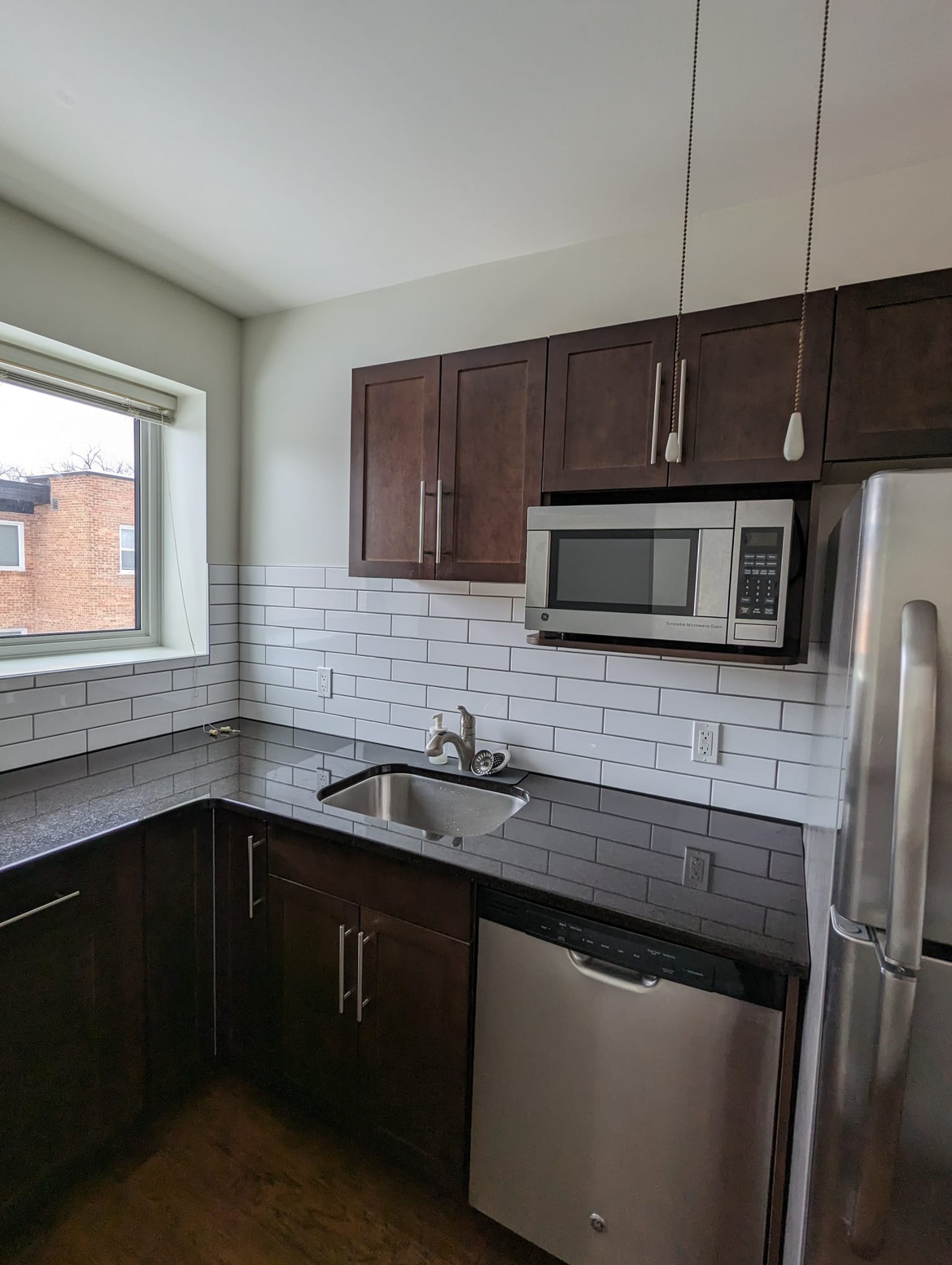 1 Bed 1 Bath - Apartment - photo 5