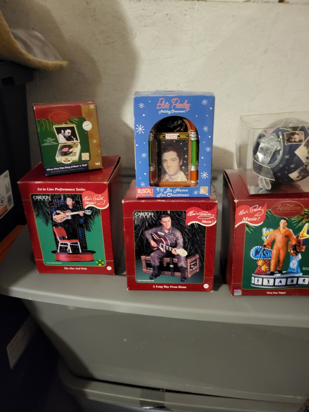 Elvis Presley Memorabilia - photo 5