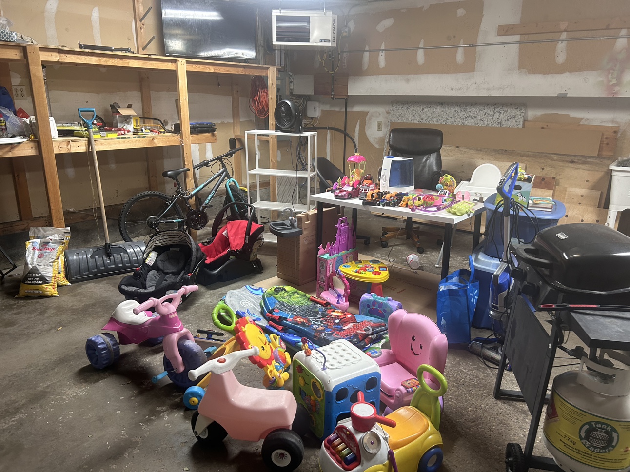 Electric,toys ,office,chairs ,bicks need all gone today