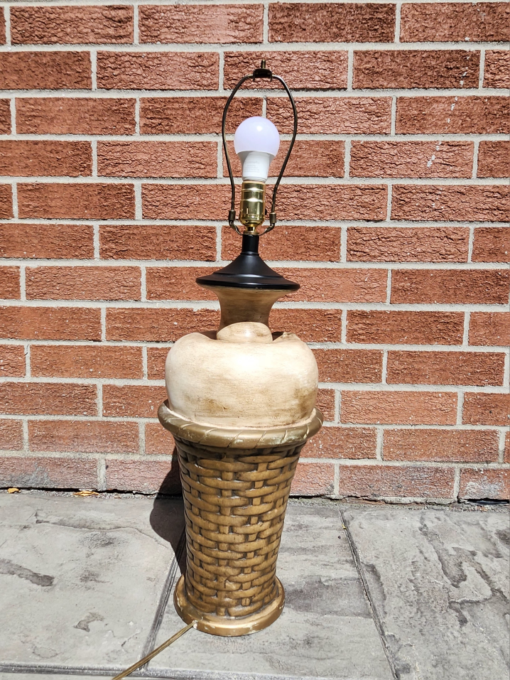 Ice Cream Cone Table Lamp - photo 4