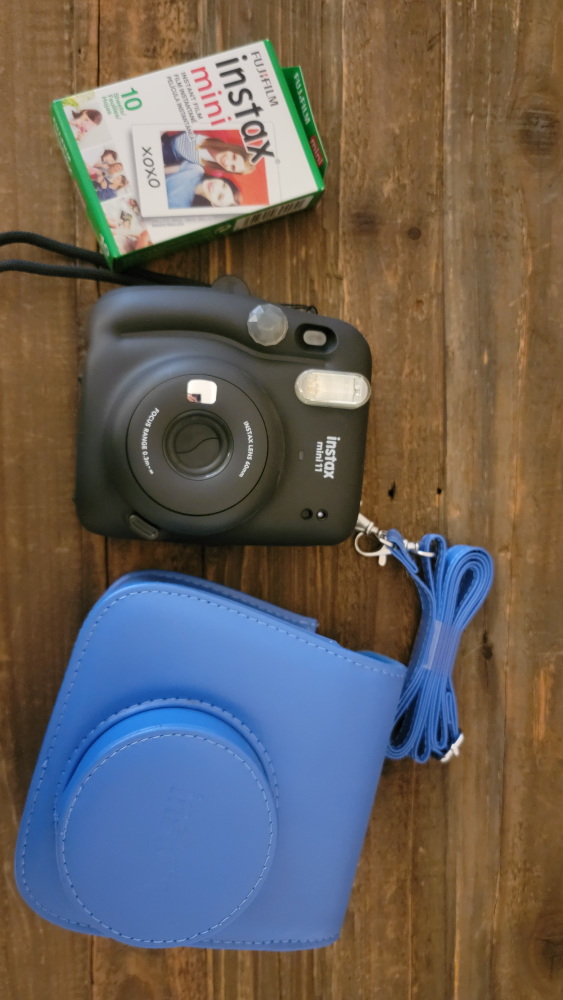 Fujifilm Instax Mini 11 Instant Camera with Case and Film