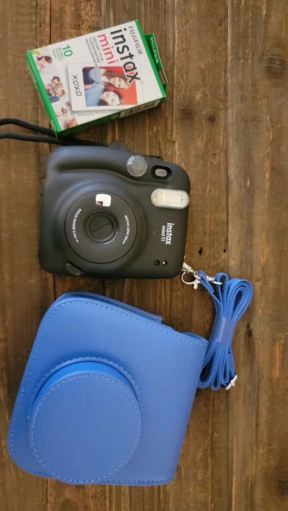 Fujifilm Instax Mini 11 Instant Camera with Case and Film thumbnail