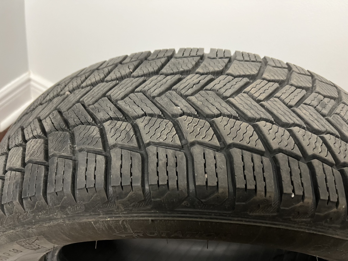Michelin X-Ice Xi3 Winter Tires 235/60R18 - photo 4