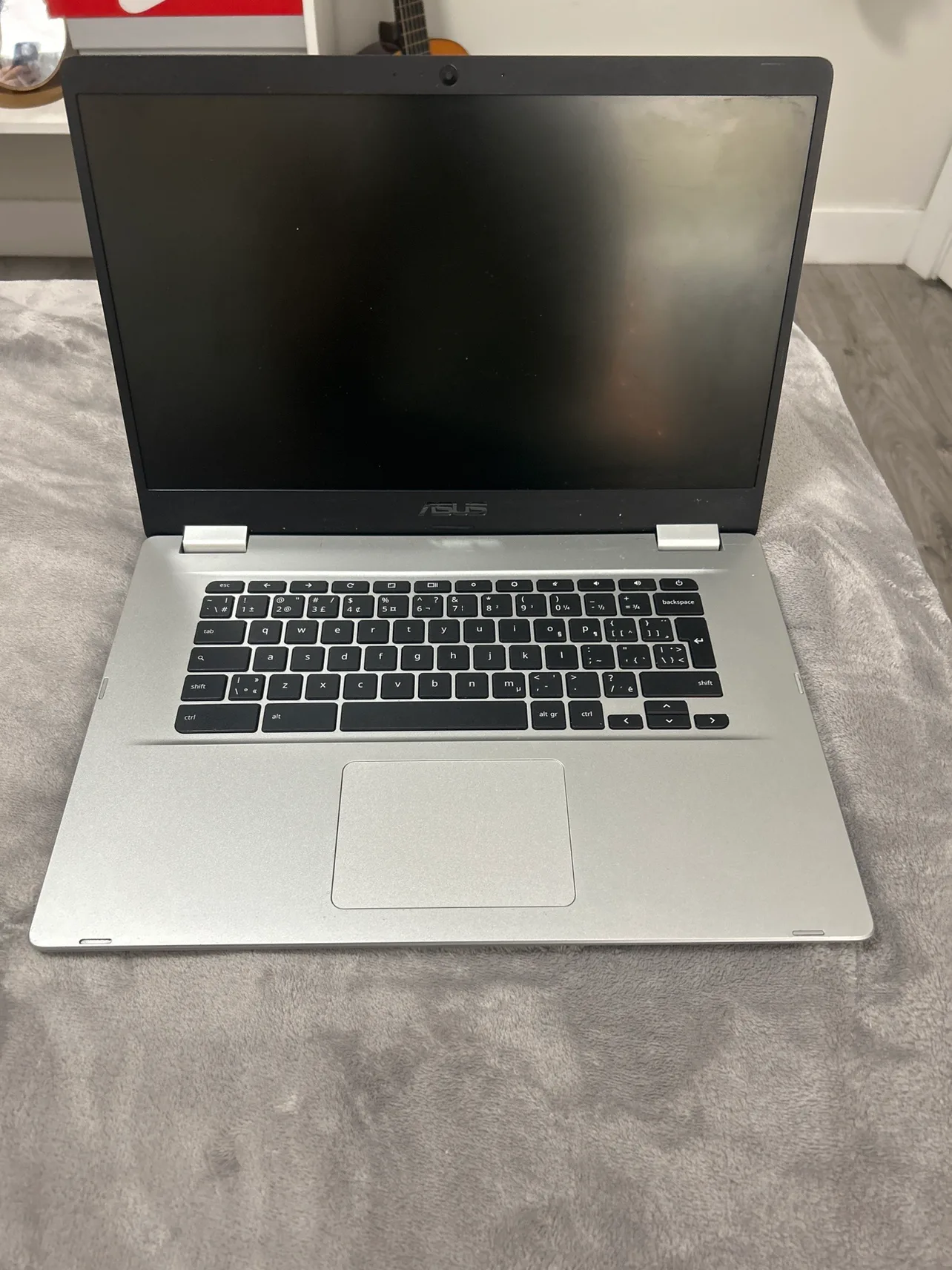 ASUS Chromebook Laptop thumbnail