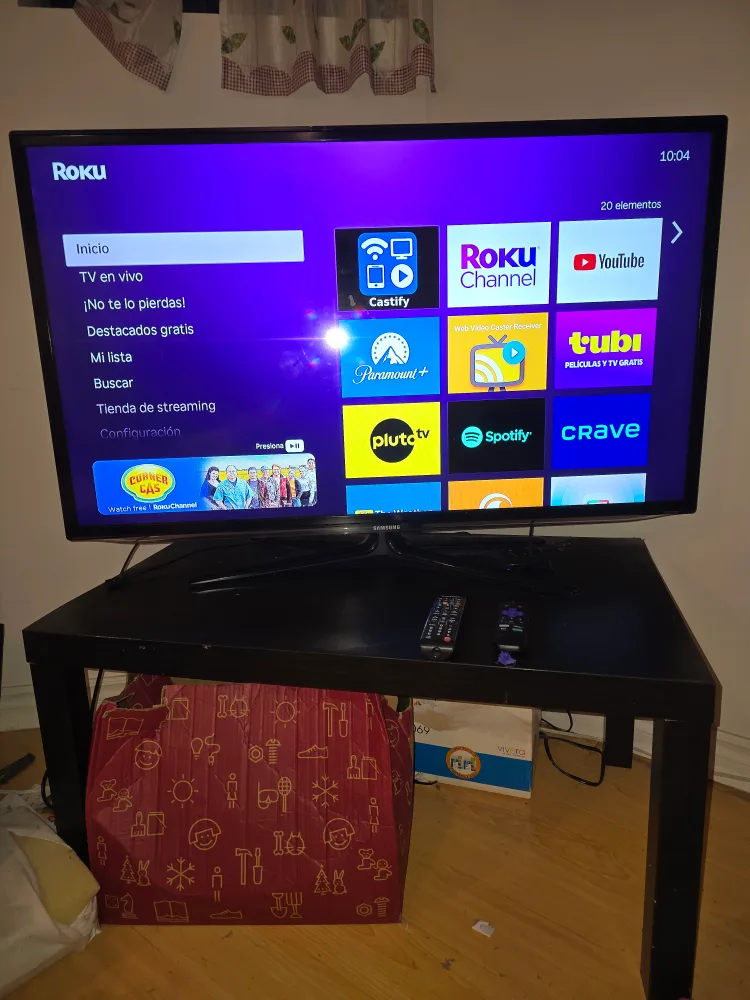 📺 SAMSUNG 46" TV with ROKU + Free Coffee Table image indicator(3)