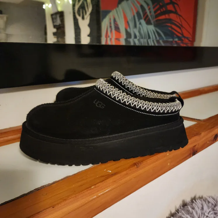 UGG Tazz Platform Slippers ✨️ size 7, black image indicator(2)