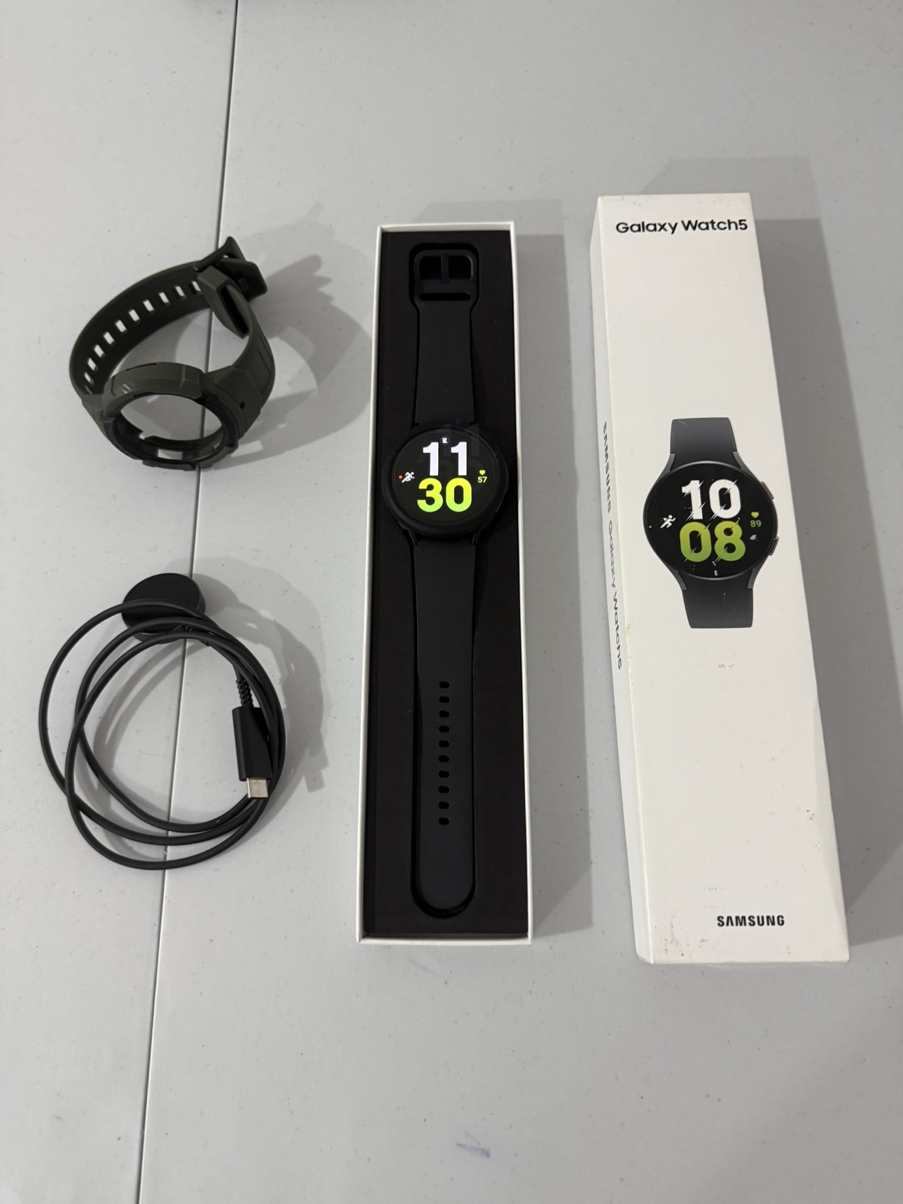 Samsung Galaxy Watch 5 44mm with Spigen Case