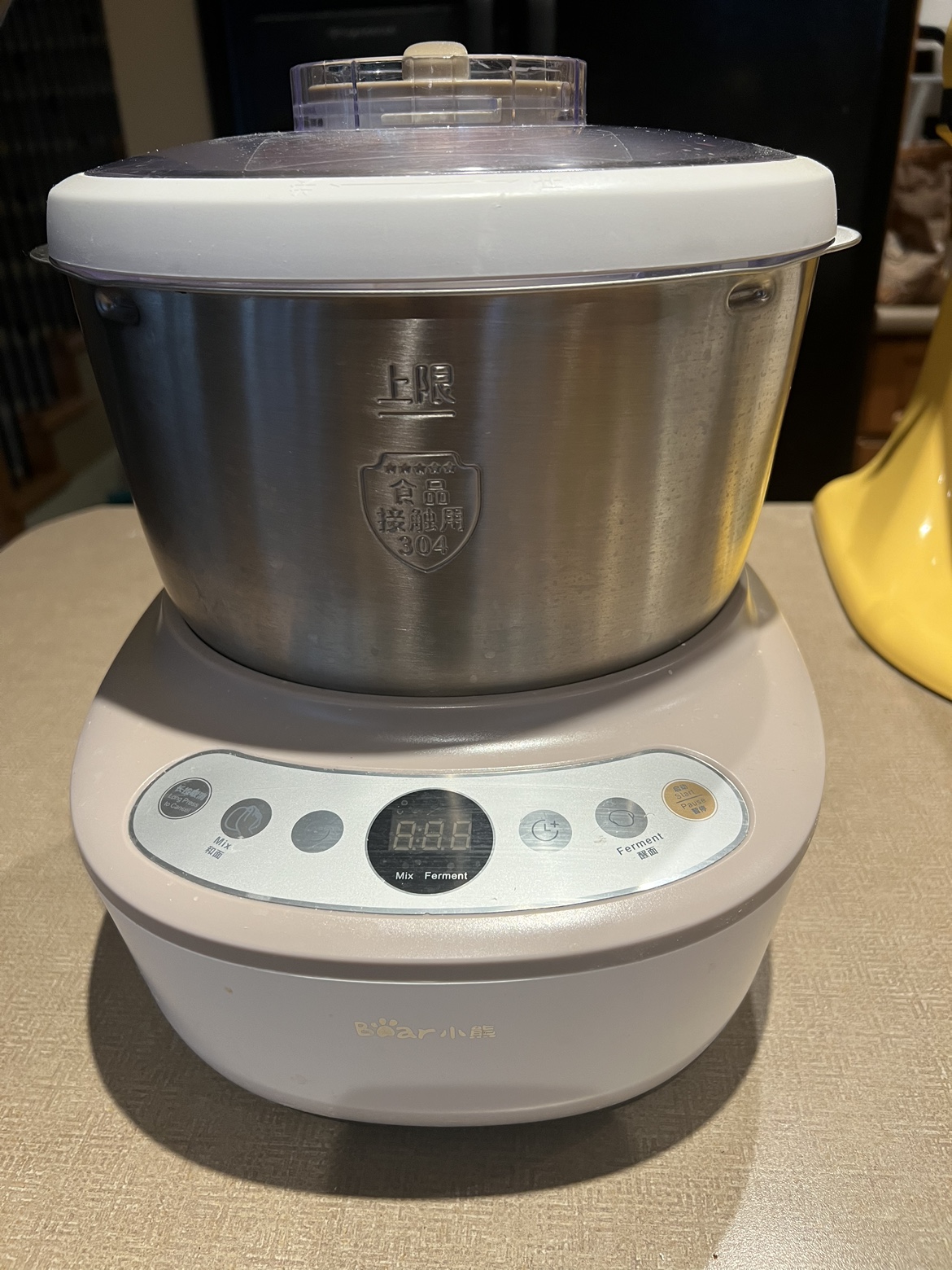 Bear dough mixer