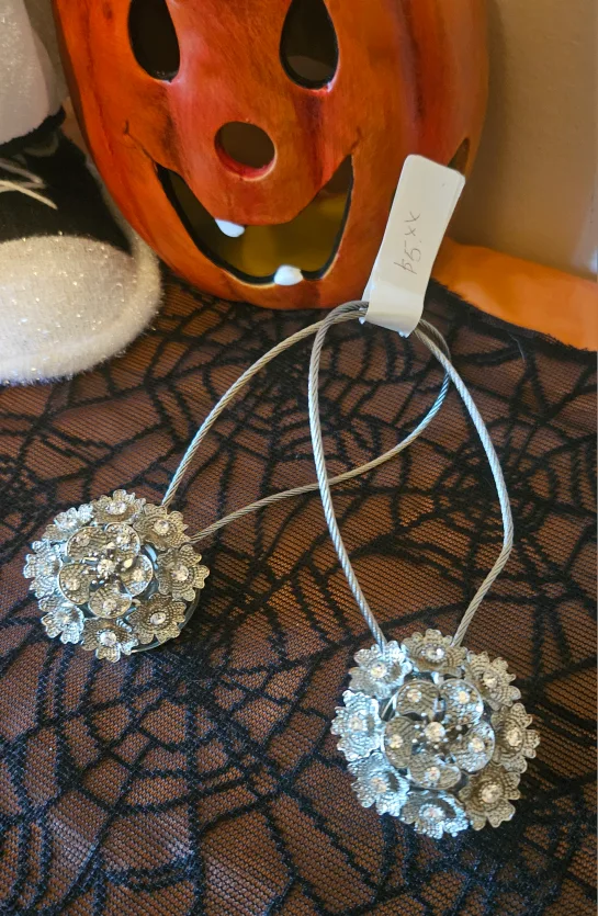 Magnetic Curtain Tiebacks image indicator(3)