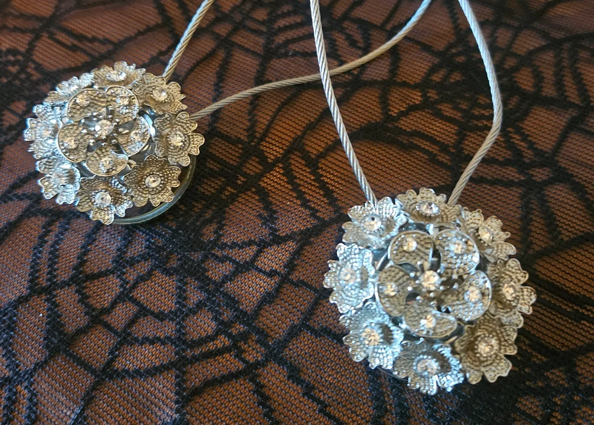 Magnetic Curtain Tiebacks image indicator(4)