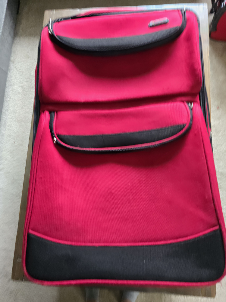 Red Suitcase Set - photo 2