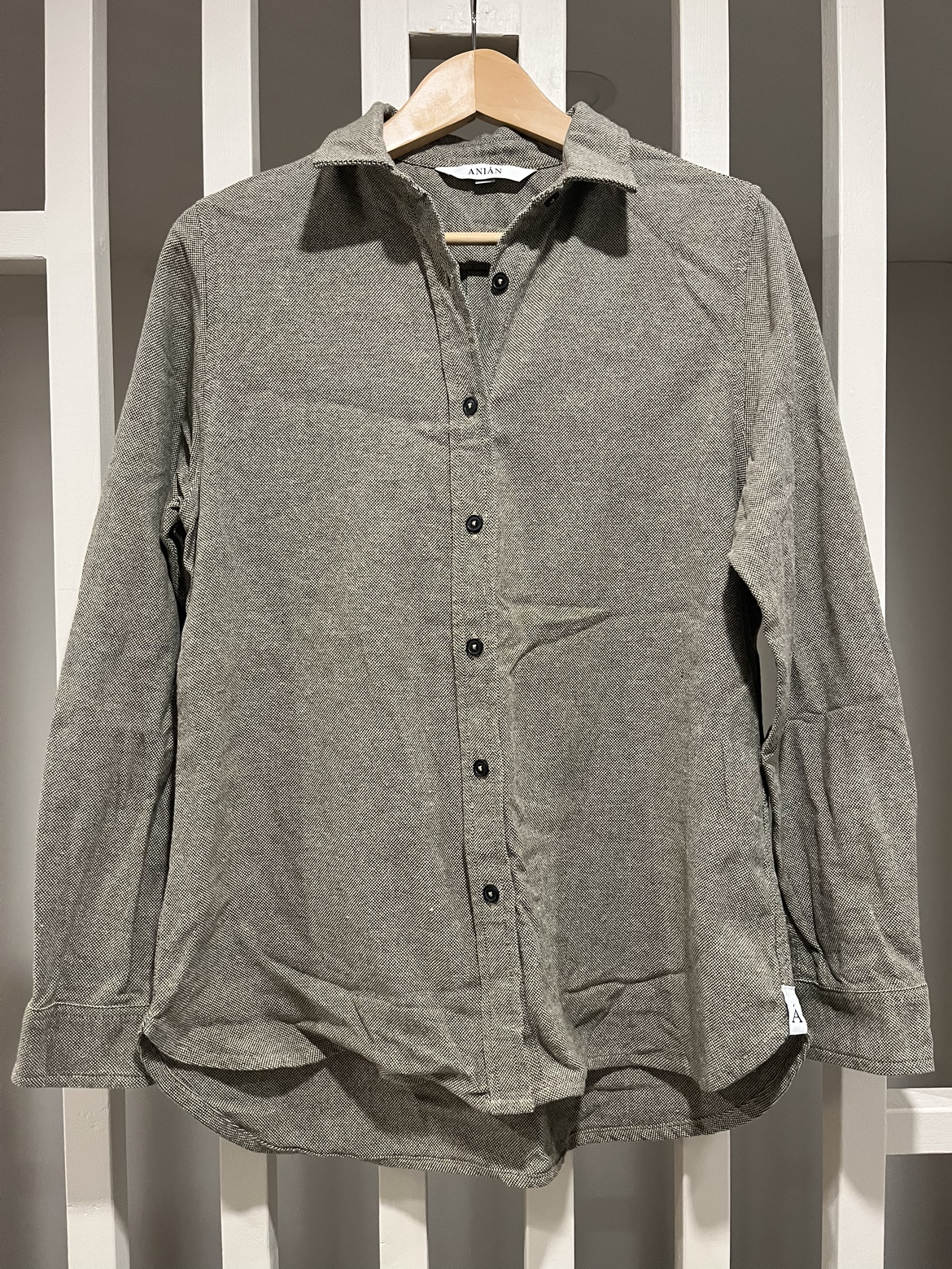 Anian Women’s The Oxford Longsleeve - photo 4
