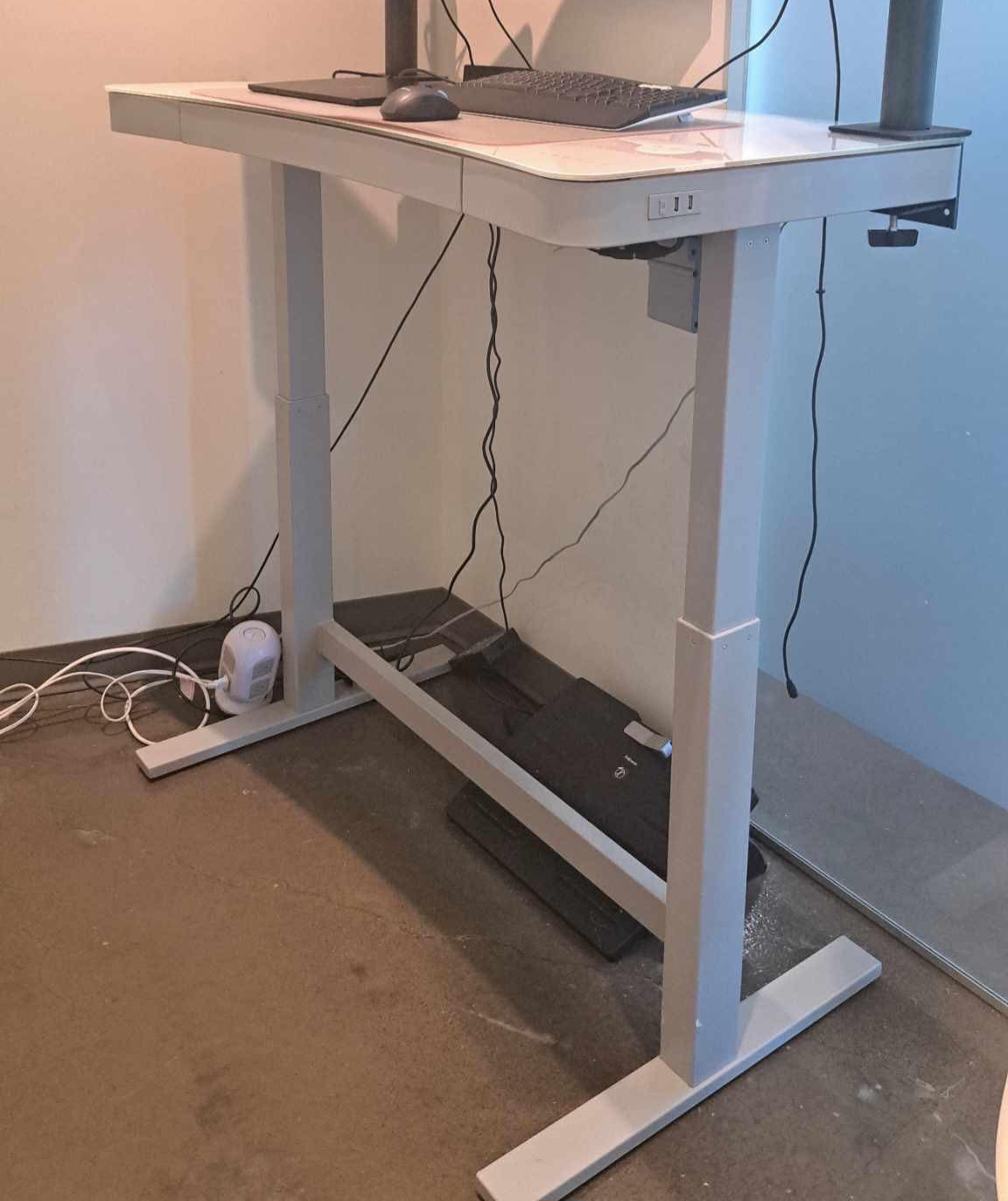 Seat and Stand table
