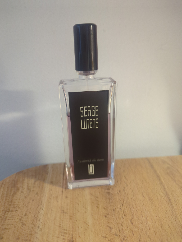 Serge Lutens Féminité du Bois Perfume
