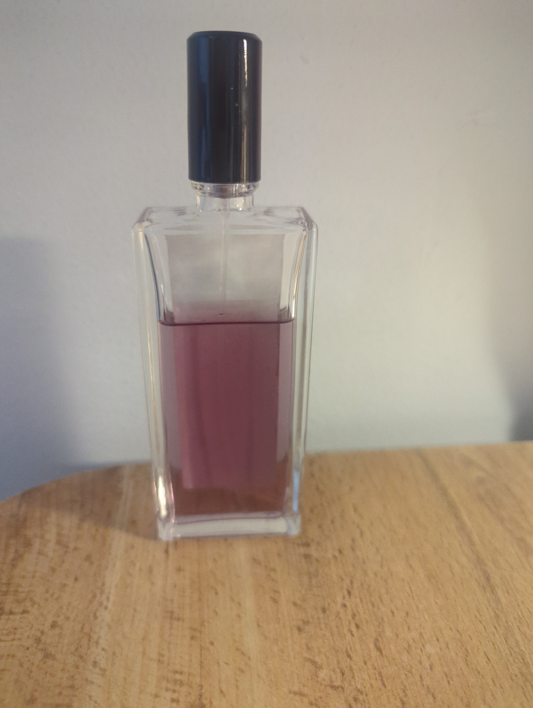 Serge Lutens Féminité du Bois Perfume - photo 2