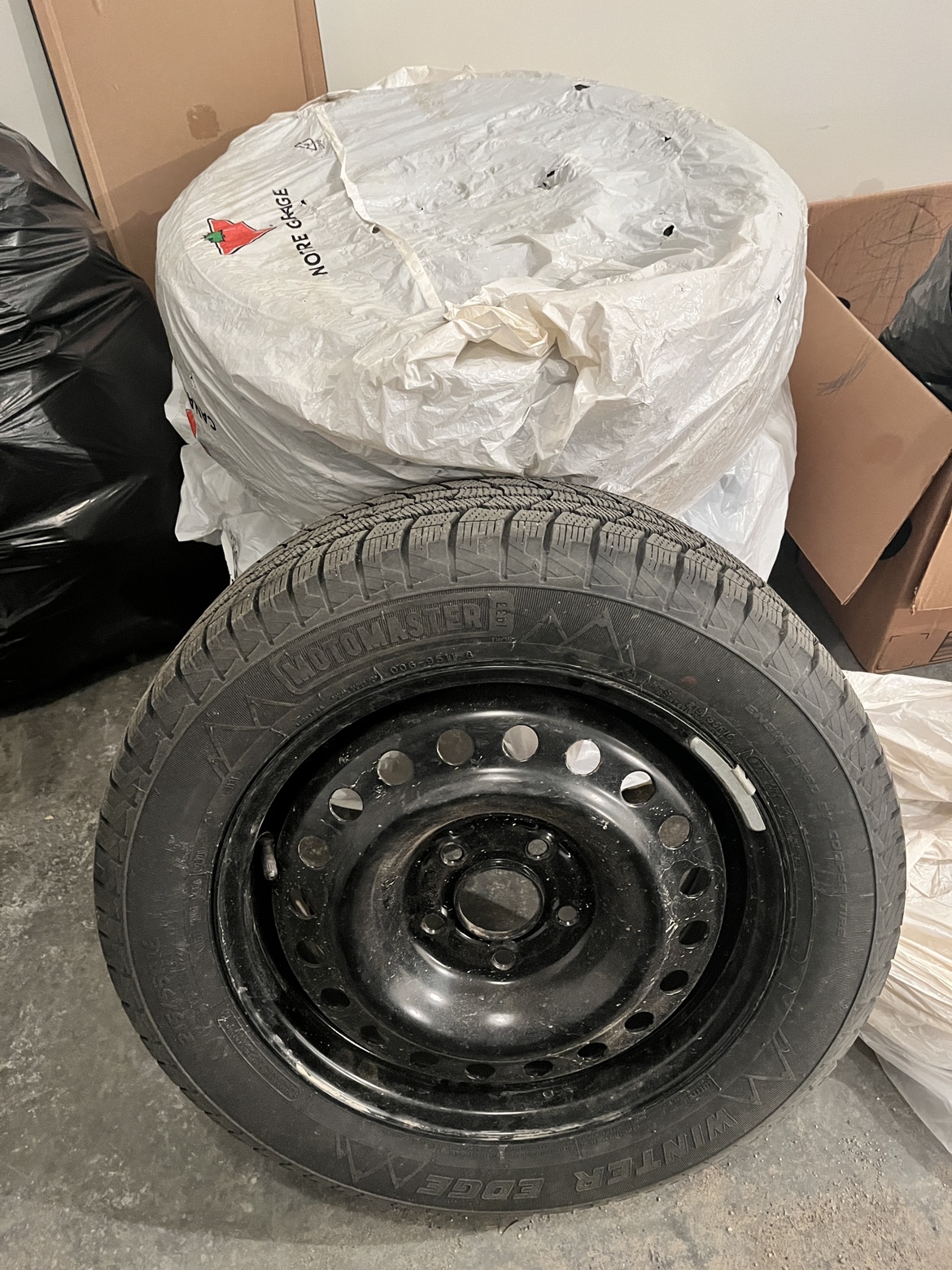 Motomaster Winter Edge 215/55R16 Tire and Wheel (1 set)