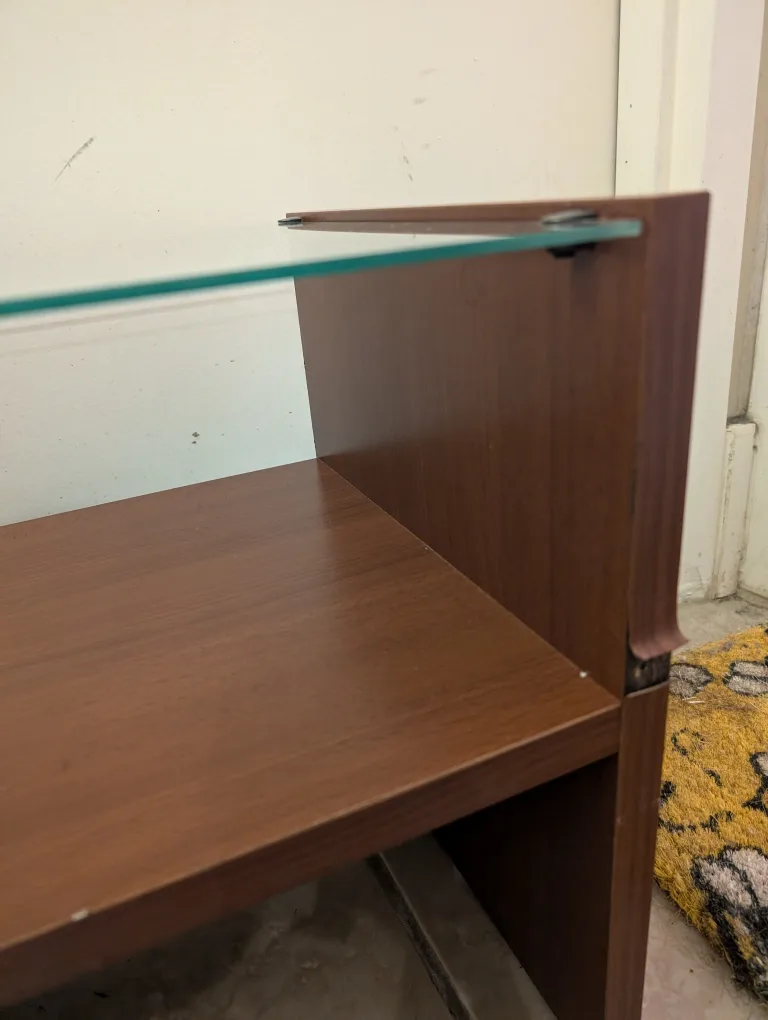 Wood table with glass pane image indicator(7)