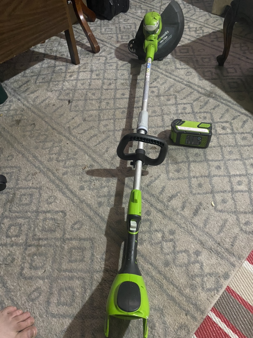 Greenworks 12in 40-Volt Cordless String Trimmer