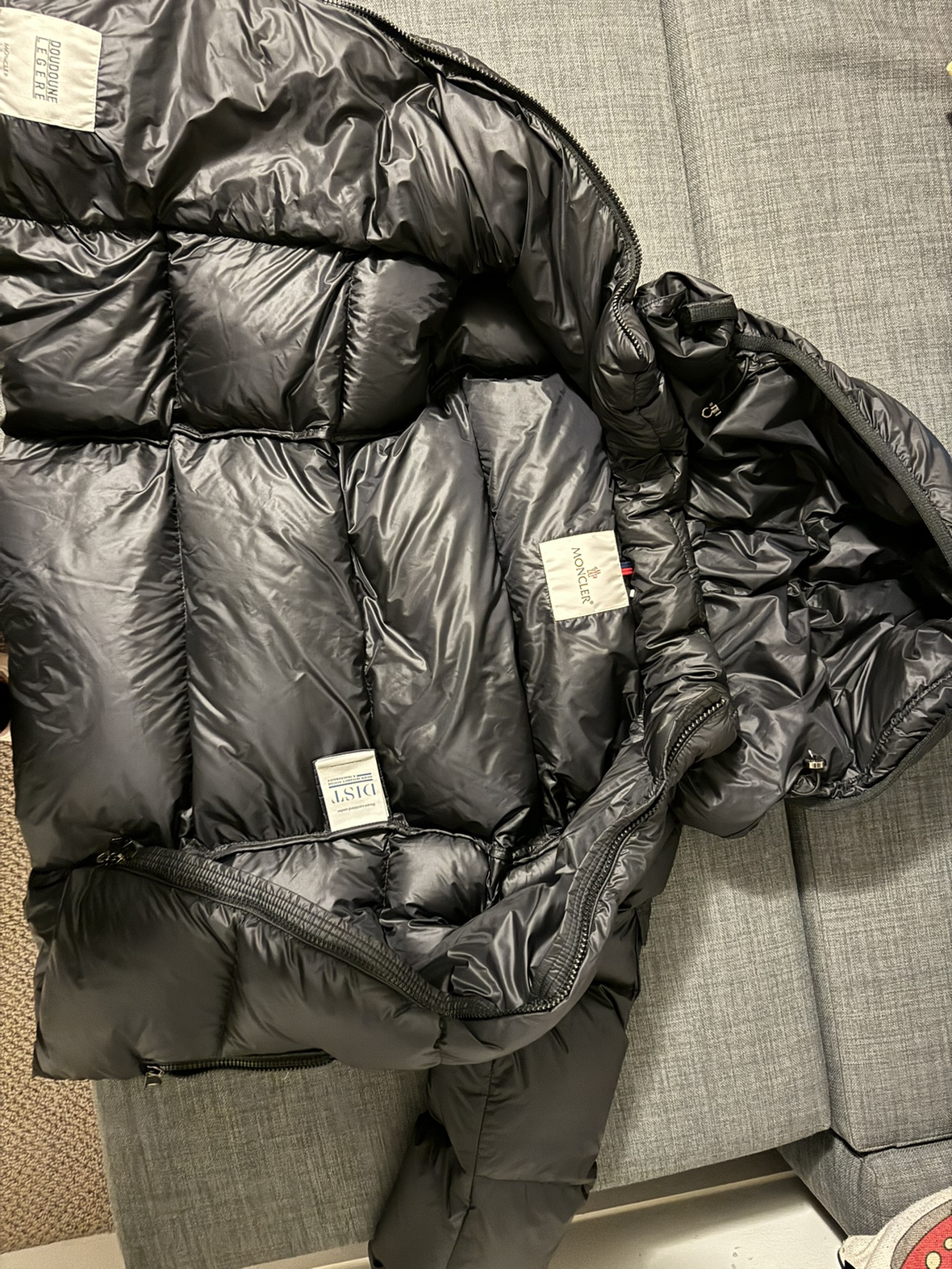 Moncler Black Puffer Jacket - photo 2