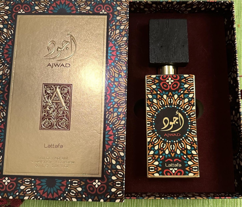 Lattafa Ajwad Eau de Parfum