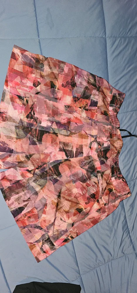 Lululemon Run: On Shorts Size 12 image indicator(4)