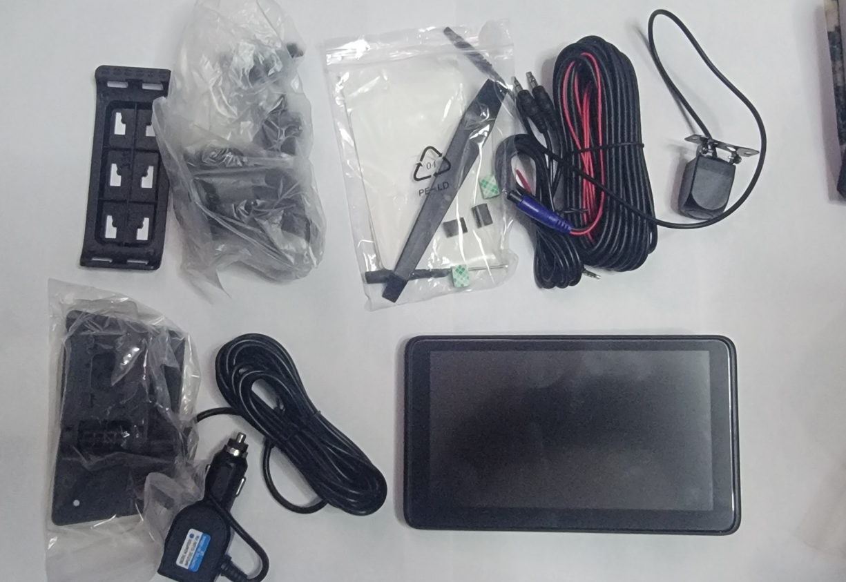 Car Dash Cam with Touchscreen - photo 4