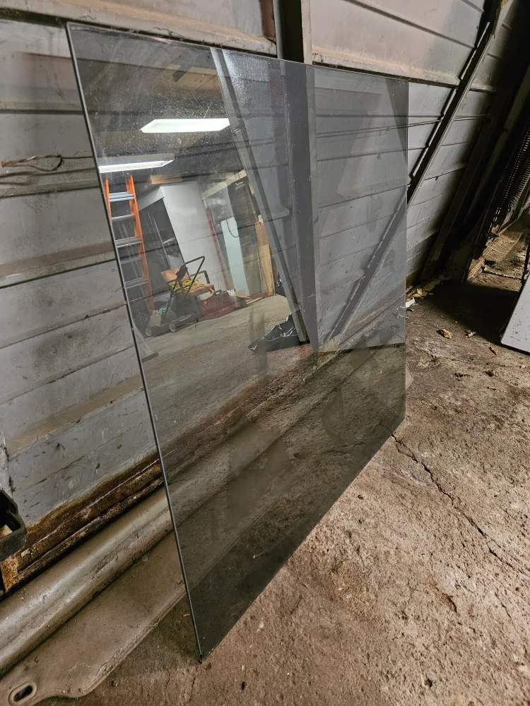 Tempered tinted square glass pane image indicator(2)