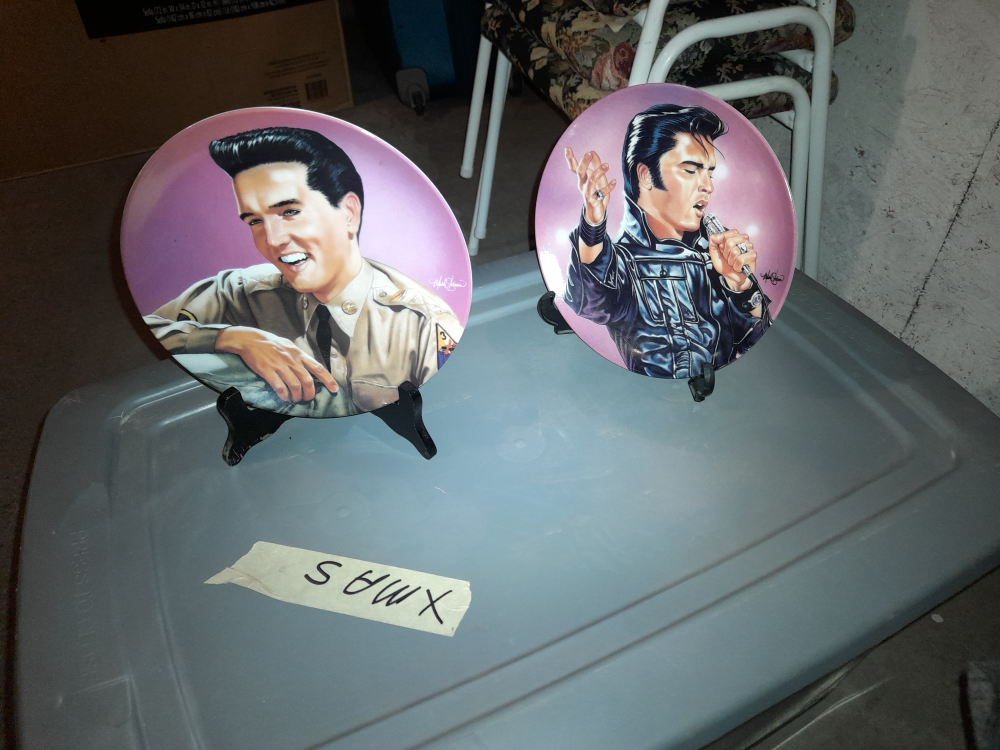 Elvis Presley Memorabilia - photo 3
