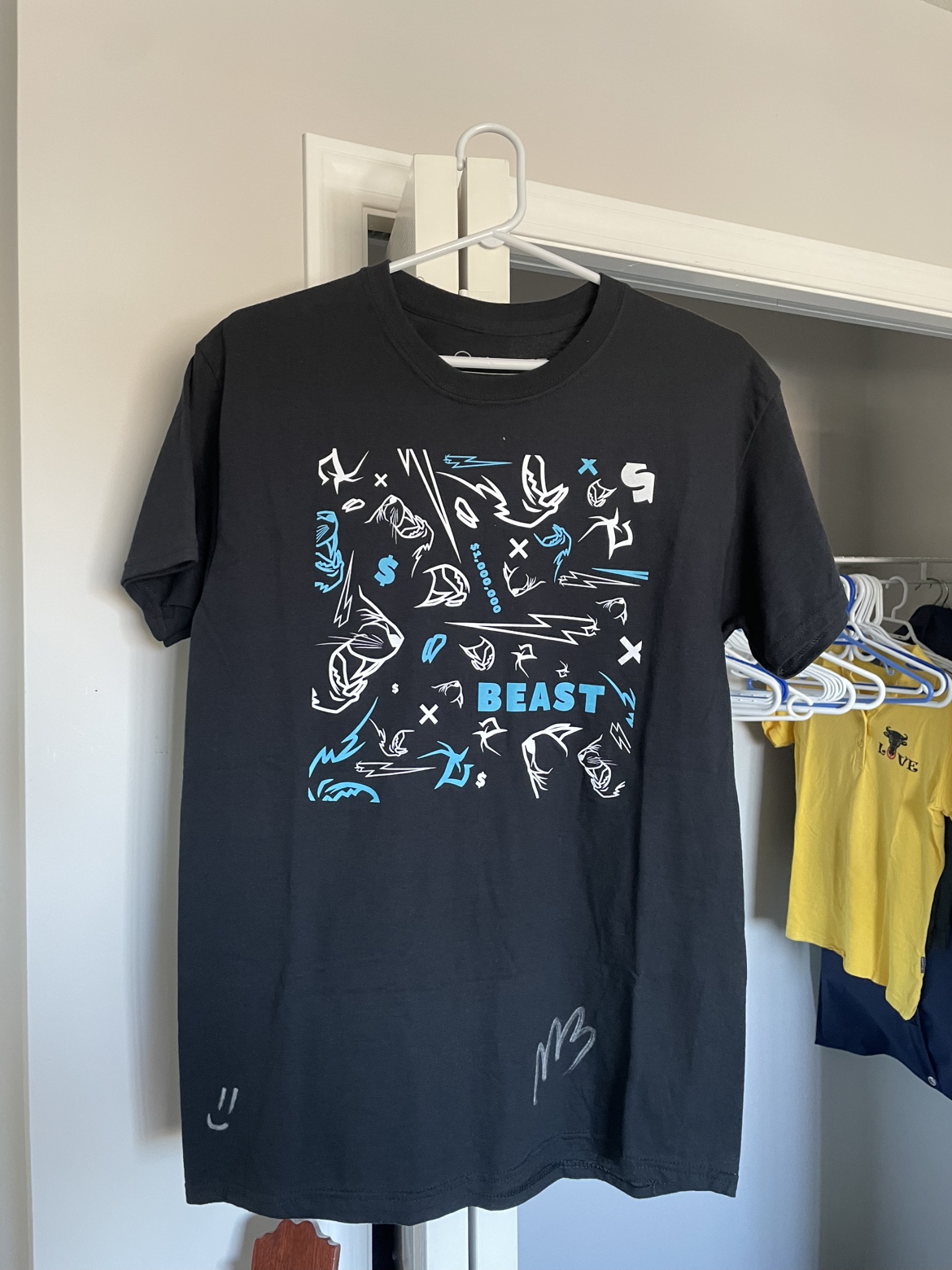 (HELP) Mr Beast Signed Collectible T-Shirt Size M
