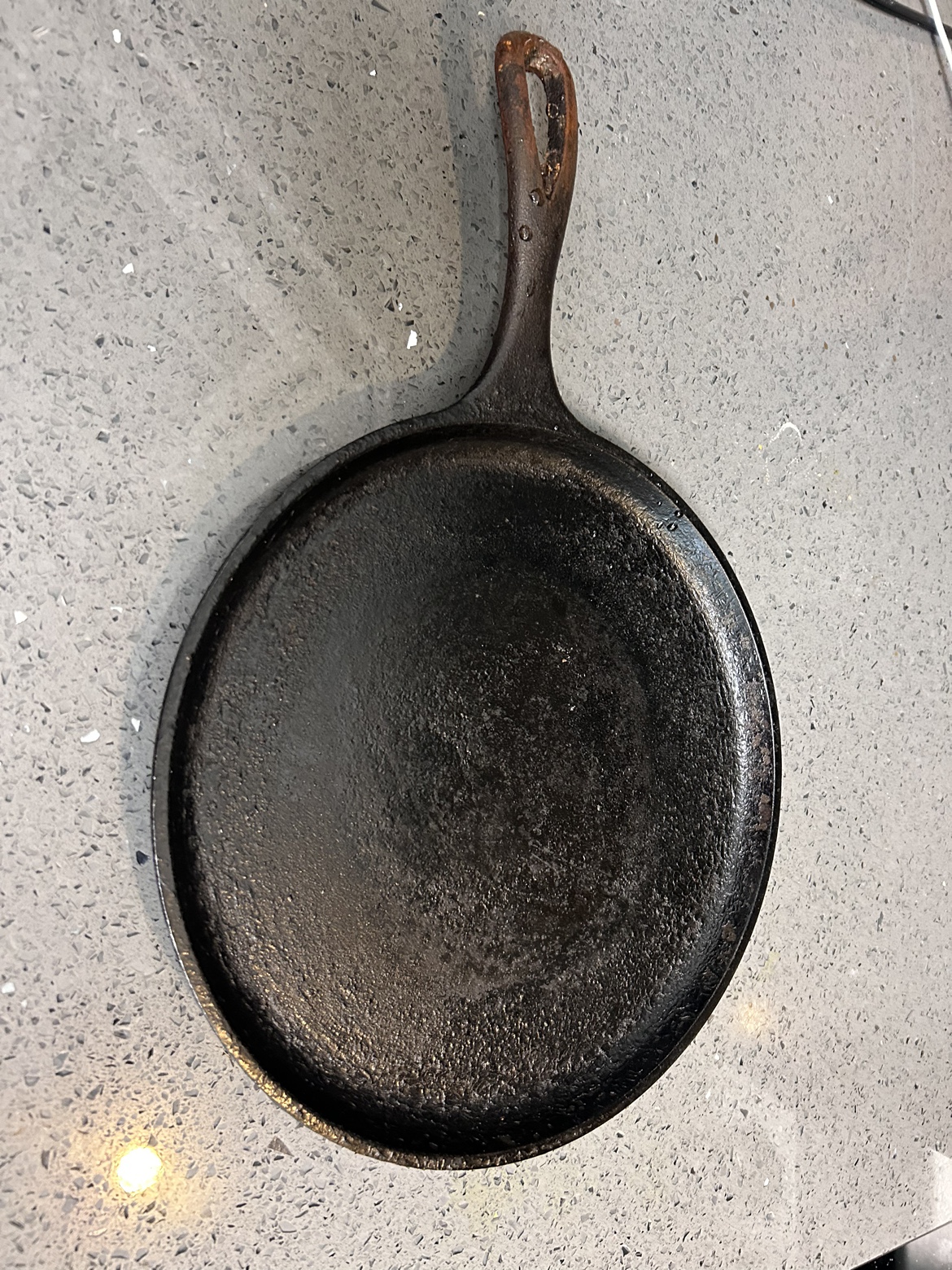 Lodge Cast Iron Round Griddle 10.5 inches - photo 2
