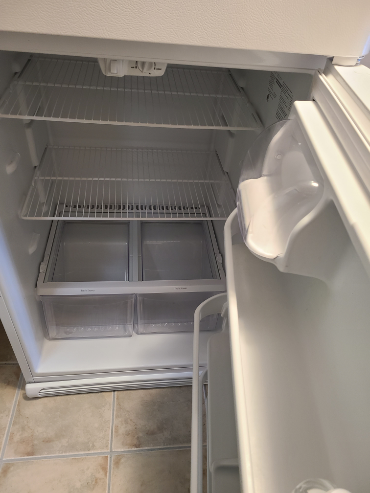 Frigidaire Refrigerator - photo 2