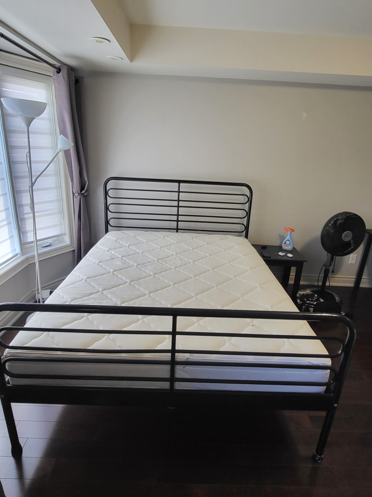 Queen-Sized Metal Bed Frame - photo 4