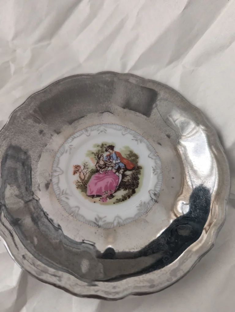 Set of 3 vintage saucers image indicator(6)