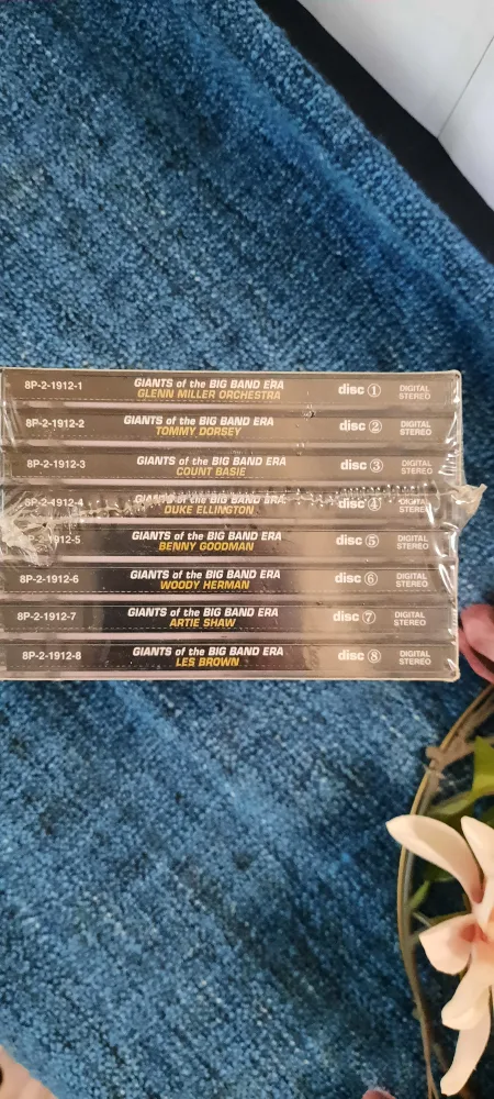💚👀-WWOOW- 🎁Giants of the Big Band Era - 100 Hits - 8 Disc CD Set image indicator(5)