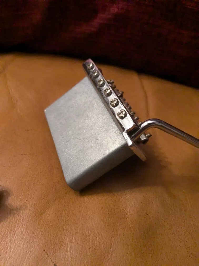 Original Fender Guitar Stratocaster Tremolo Bridge Assembly + image indicator(4)