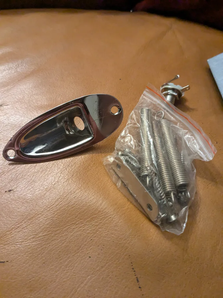 Original Fender Guitar Stratocaster Tremolo Bridge Assembly + image indicator(5)