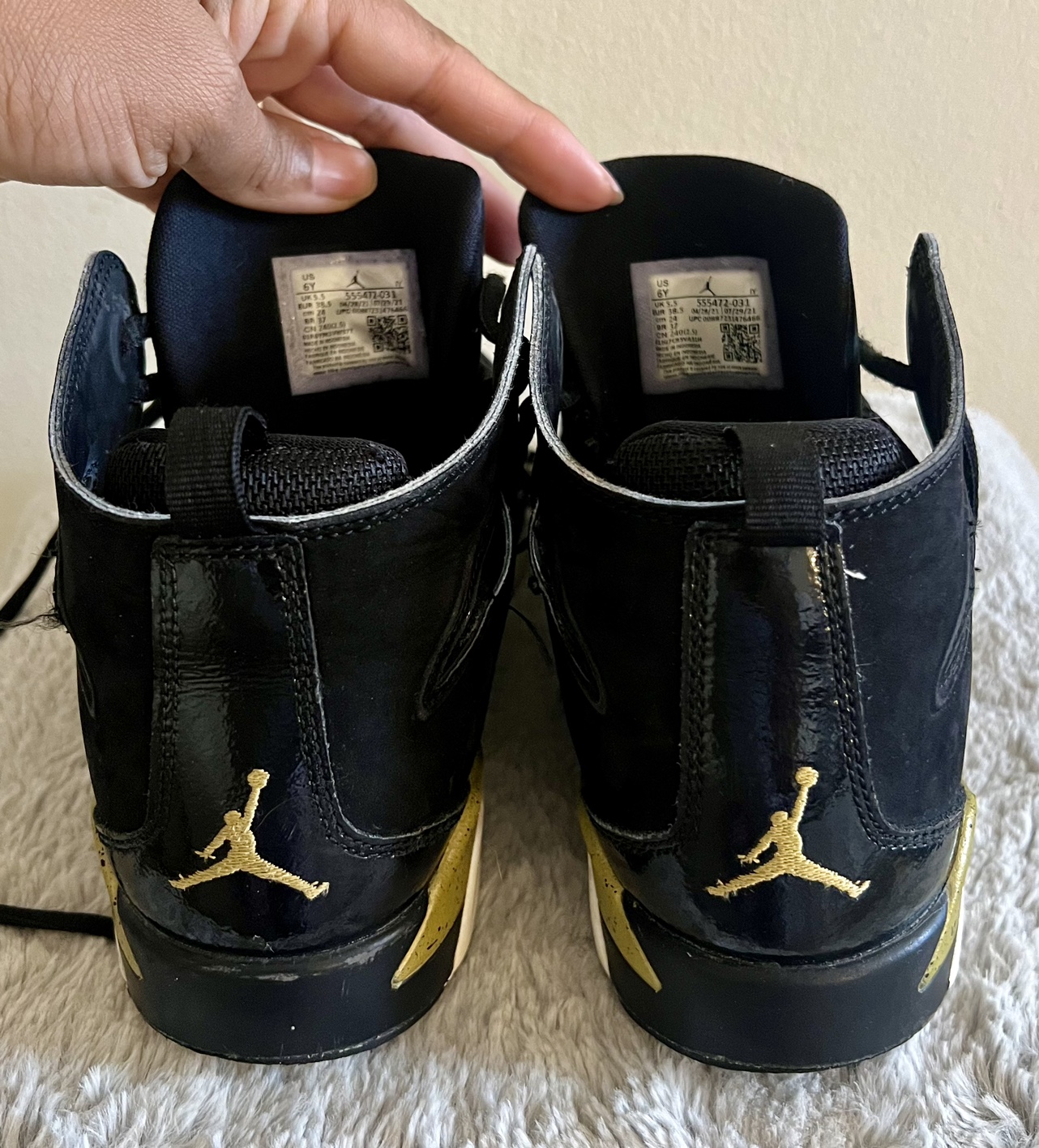 Air Jordan 6 Rings Black Gold Size 6 - photo 2