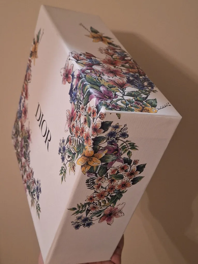 Miss Dior Gift Box with Bag image indicator(5)