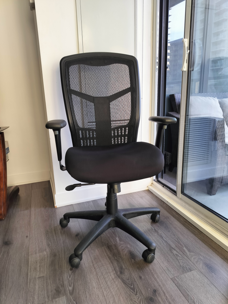 Black Mesh Office Chair - photo 3