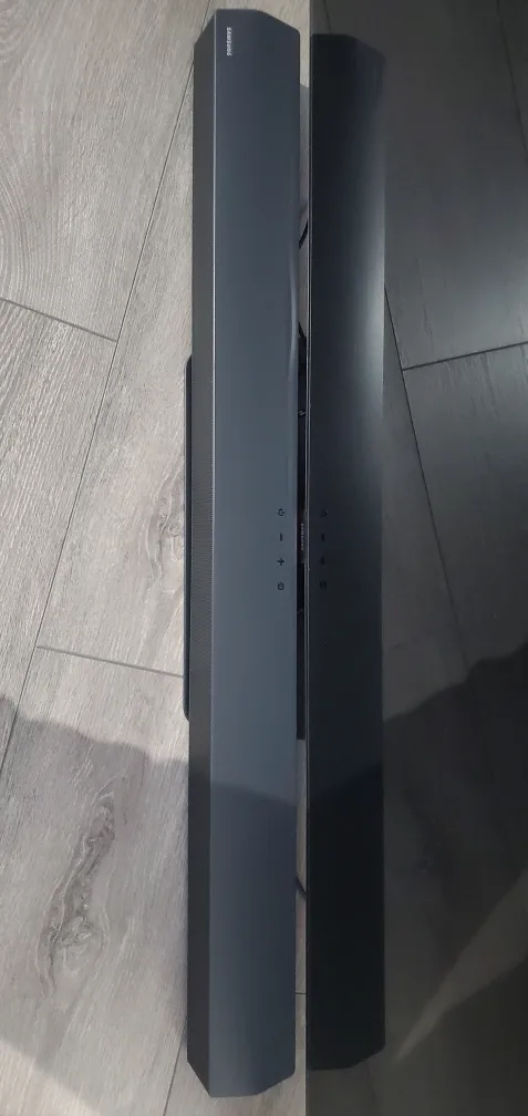 Samsung 55" QLED 4K Q80C and Soundbar with Subwoofer image indicator(7)